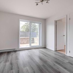 🔥 GRAND 5 ½ – Disponible dès maintenant ! 🔥 - Photo 2