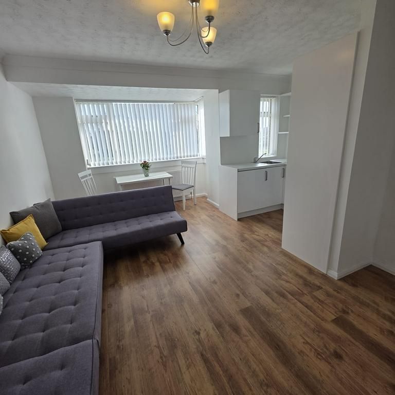 3 bedroom apartment to rent - Photo 1