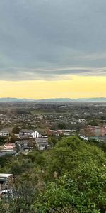 FULLY FURNISHED SPACIOUS TOWNHOUSE IN PRIME HILLTOP LOCATION! - Photo 3