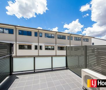 Perfectly Located Townhouse - Photo 1