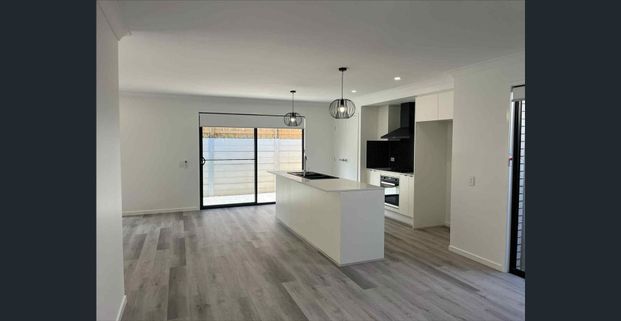 Brand New Luxury Living: 4 Bed, 2 Bath Home in Prime Richlands - Photo 1