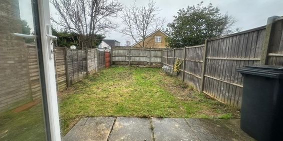 1 bedroom in a flat share to rent - Photo 3