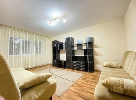 4 camere decomandate, 70 mp, mobilat si utilat, zona Golden Tulip - Fotografie 5