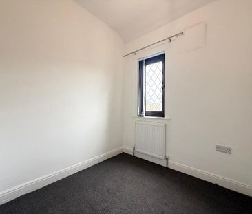 3 bedroom terraced house to rent - Photo 6