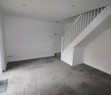 2 bedroom terraced house to rent - Photo 4