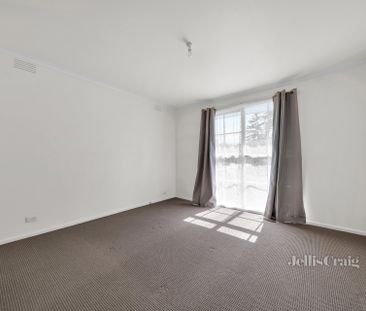 8 Ormiston Street, Mount Waverley - Photo 1