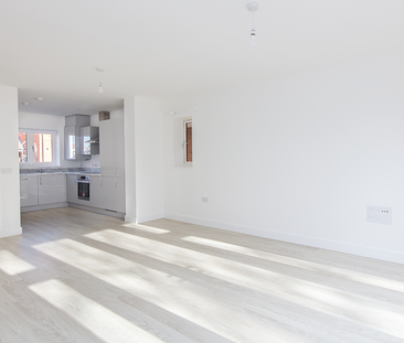 4 bedroom semi-detached house to rent - Photo 1