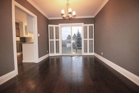 For Lease - 382 Walton Street, Oakville, Ontario - Photo 3