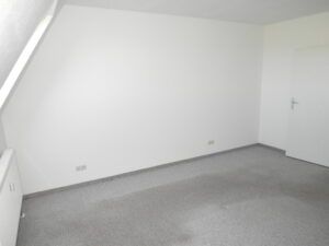 Jößnitzer Str. 141, Wohnung 13 ~~~ Balkon, Tageslichtbad mit Wanne und Dusche, Dachboden - Foto 3