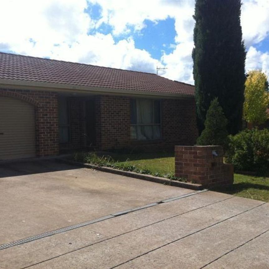 2/1 Alahna Drive, 2350, Armidale Nsw - Photo 1