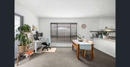 Low-Maintenance Living in Sought-After Hamlyn Heights - Photo 4