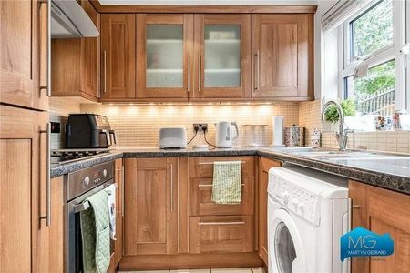 Chiltern Court, Pages Hill, Muswell Hill, N10 - Photo 2