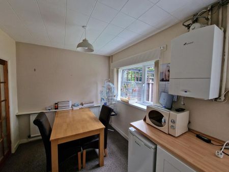 3 bedroom semi-detached house to rent - Photo 2
