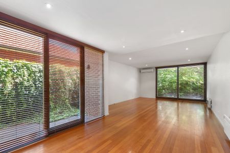 88 Broadway , Elwood. - Photo 4