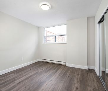 Wellesley Square — Downtown Studio (Bachelor) - Photo 5