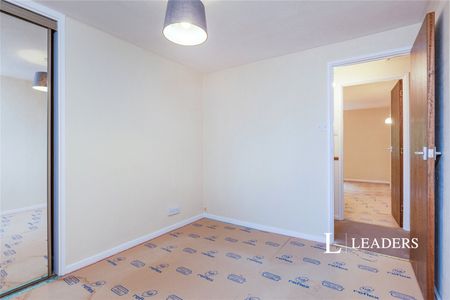 2 bedroom maisonette to rent Badgers Copse, BR6 - Photo 4