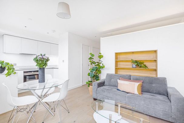 Studio to rent - Photo 1