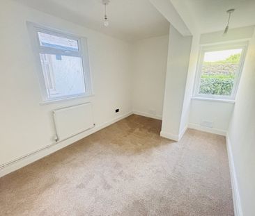 Clive Crescent - Photo 3