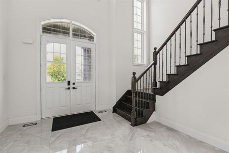 For Lease - 309 Gibson Circle, Bradford West Gwillimbury, Ontario - Photo 5