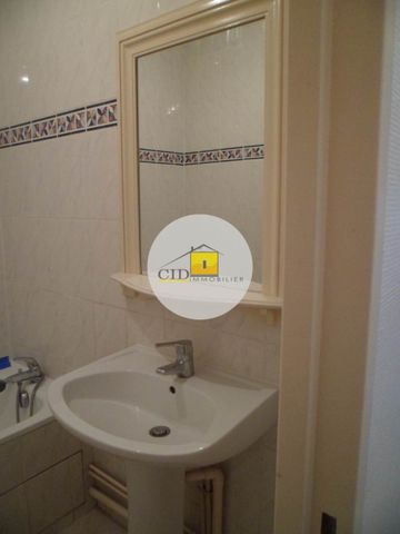 Location Appartement 3 pièces 65m² ST PRIEST 69800 - Photo 5