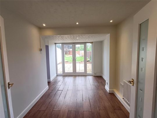 3 bedroom semi-detached house to rent - Photo 1