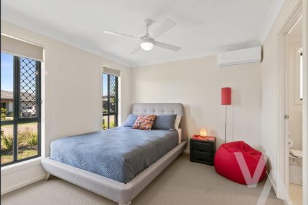 28 Rosemary Street, Fern Bay NSW 2295 - House For Rent | Domain - Photo 3