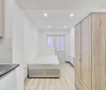 6 bedroom semi-detached house to rent - Photo 2