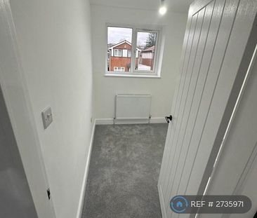 3 bedroom semi-detached house to rent - Photo 3