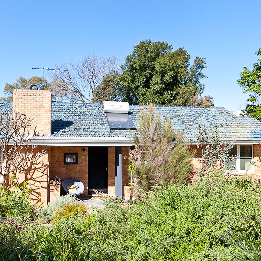 10 Granby Crescent, Nedlands. - Photo 1