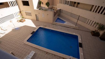 Sea views apartment with large terrace for rent in Torrevieja - Photo 5