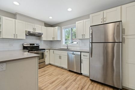 Edmonton Unfurnished townhouse Rental in Spruce Avenue - Spacious and Luxury Townhome located near downtown! A Rare Find! - Photo 5
