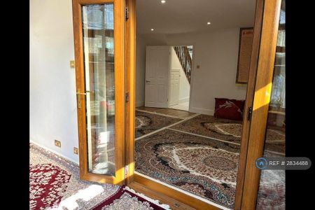 3 bedroom terraced house to rent - Photo 2