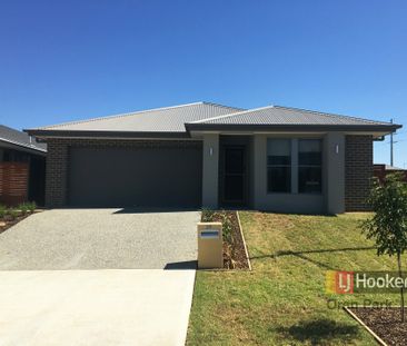 Family Home - Photo 3