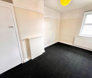 Swanage Road, Southend-on-Sea, Essex, SS2 5HX - Photo 2