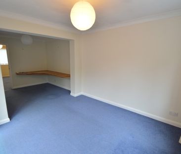 3 bedroom House - FORRESTERS DRIVE, WELWYN GARDEN CITY - Photo 2