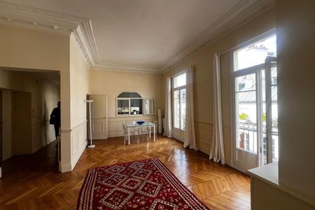 Coeur du prestigieux 8? arrondissement- 3 Pièces - Photo 3