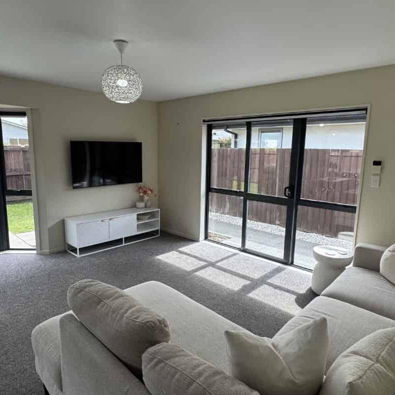 Relaxed, Light-Filled Living in the Heart of St Albans - Photo 1