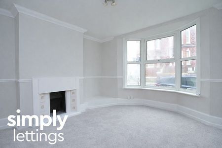3 Bed property for rent - Photo 2