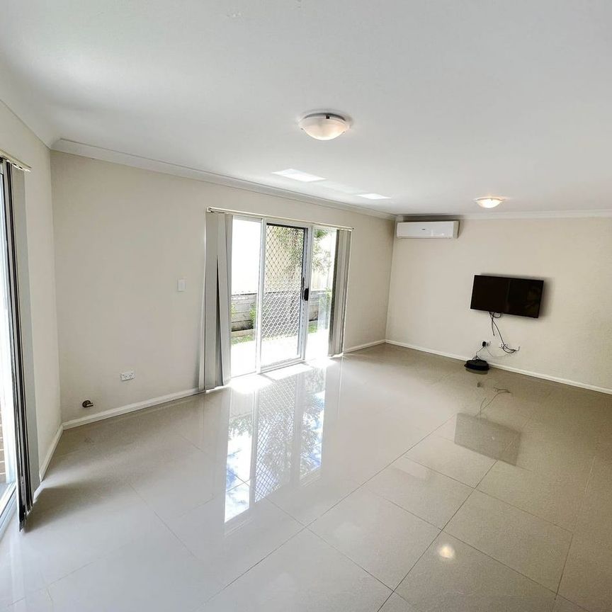 SPACIOUS TWO BEDROOM UNIT! - Photo 1