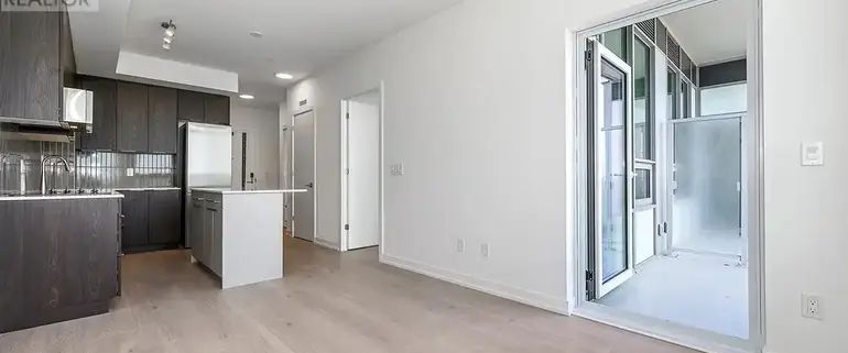 638 - 2501 SAW WHET BOULEVARD | 638 - 2501 SAW WHET BOULEVARD, Oakville - Photo 1