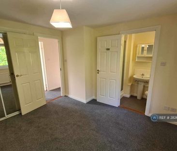 3 bedroom detached house to rent - Photo 2