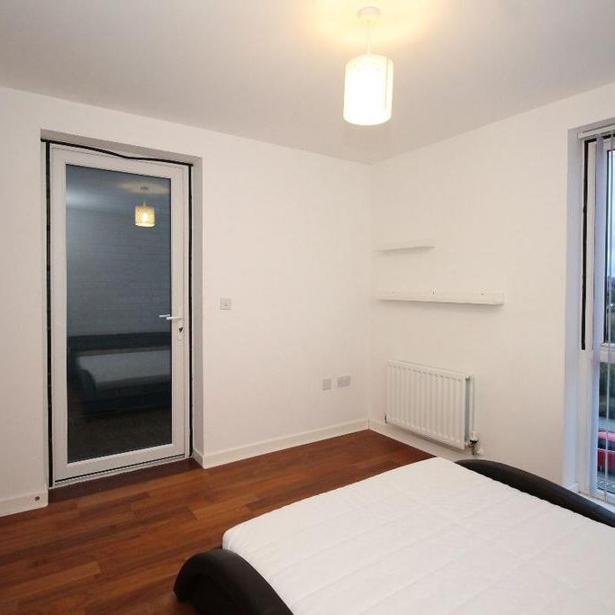 4 bedroom terraced house to rent - Photo 1