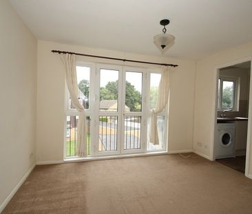 Hallington Close, Woking - Photo 3