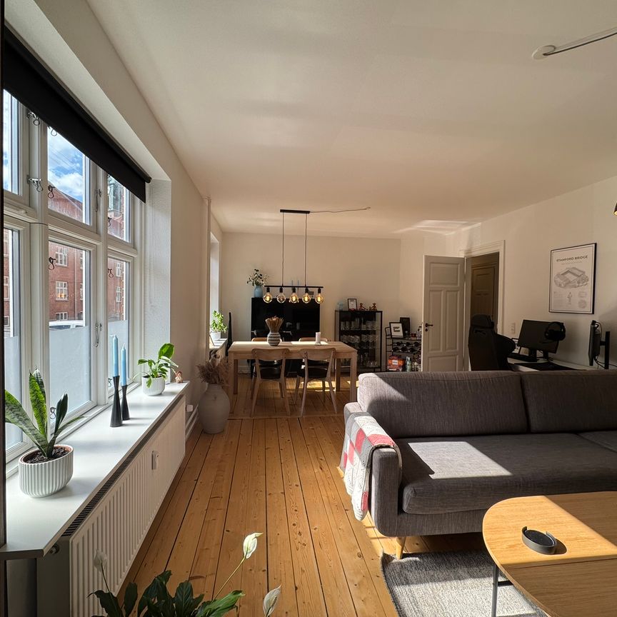 Lys 2-værelses lejlighed i Øgadekvarteret nær centrum - Photo 1