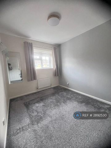4 bedroom detached house to rent - Photo 4
