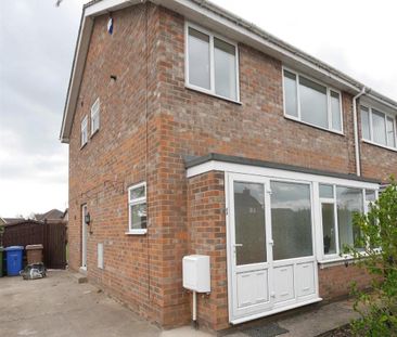 3 bedroom semi-detached house to rent - Photo 4