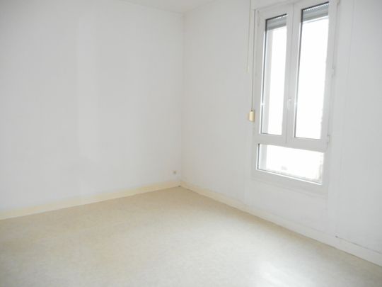 RUE ROGER SALENGRO, Reims - Photo 1