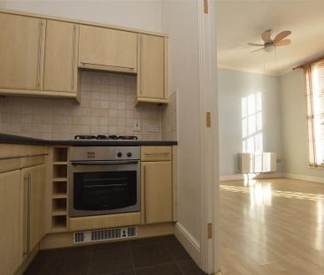 2 bedroom apartment to rent - Photo 6