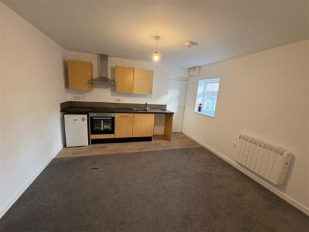 Vaughan Avenue - Photo 3