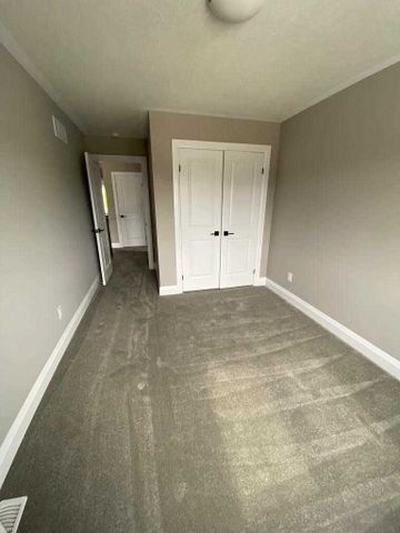 For Lease - 212 Woodbine Avenue, Kitchener, Ontario - Photo 4